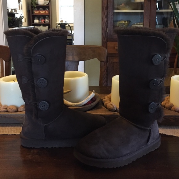 Tall, dark brown Uggs- Size 8