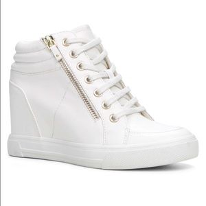 Aldo Ottani white wedge sneaker. Size 9.
