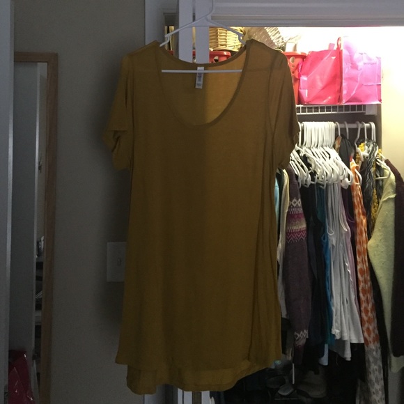 Large Classic Tshirt Mustard color Lula Roe