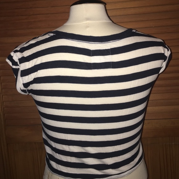 Crop top - Picture 2 of 4