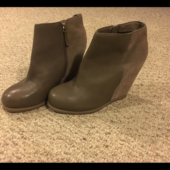 Dolce Vita wedge ankle booties - Final Reduction!