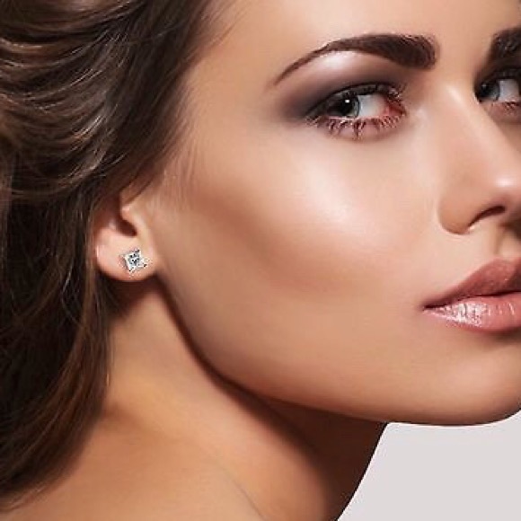 π2.0CT Simulated Princess Diamond 14K Stud - Picture 7 of 7