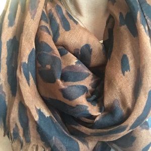 Leopard scarf