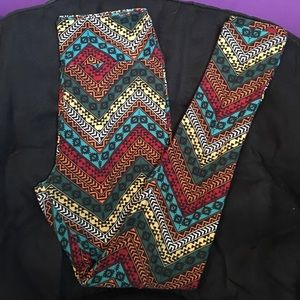 LuLaRoe Leggings 💙💛