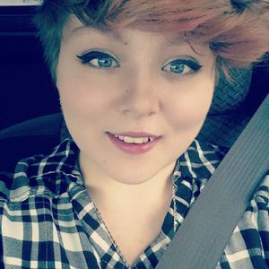 Meet your Posher, Adrianne