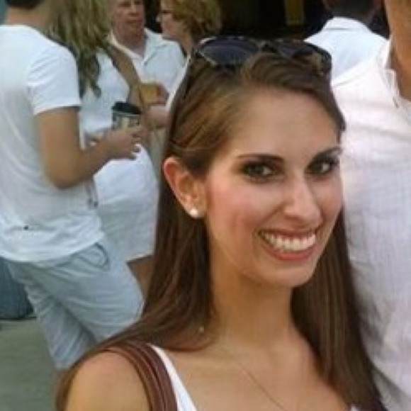 Meet Your Posher, Melanie - Picture 2 of 4