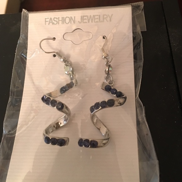 Blue rhinestone dangle earrings
