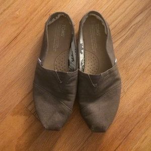 New Gray Toms