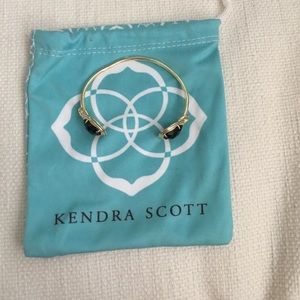 Kendra Scott Andy-Cuff in the color black