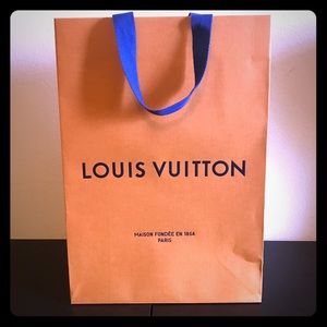 LOuis Vuitton shopping bag