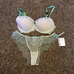 ⭐️BRAND NEW W/ TAGS⭐️ VS "I Do" Bra & Panty