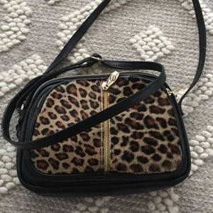 🎈🎈HOST PICK🌟🌟🌟Valentina leather leopard bag