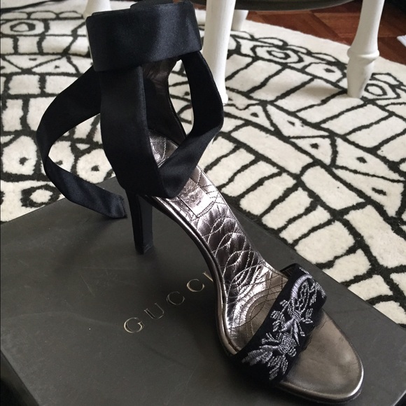 Gucci ankle wrap heels silver embroidered details