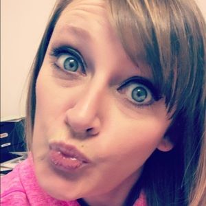 Meet your Posher, Holly