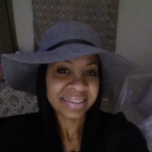 Meet your Posher, Connie