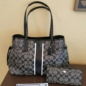 Coach purse and wallet