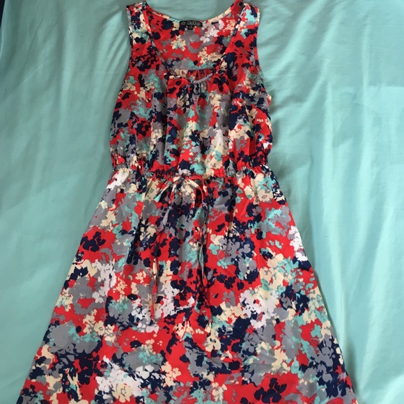 Cute summer dress - Picture 1 of 3