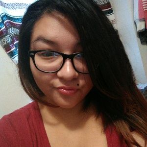 Meet your Posher, Angelique