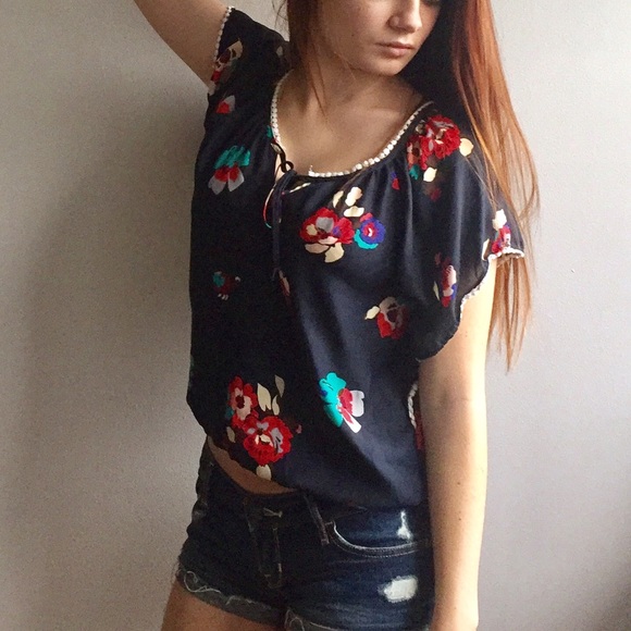 ✨HP✨ American Eagle Flowy Floral Blouse Top Silky