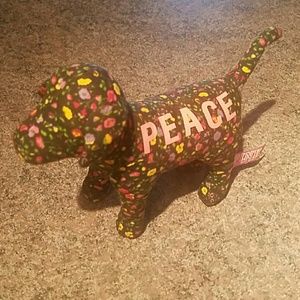 VS PINK DOG
