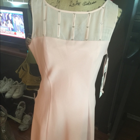 Tais dress CAN be Worn at parties n weddings