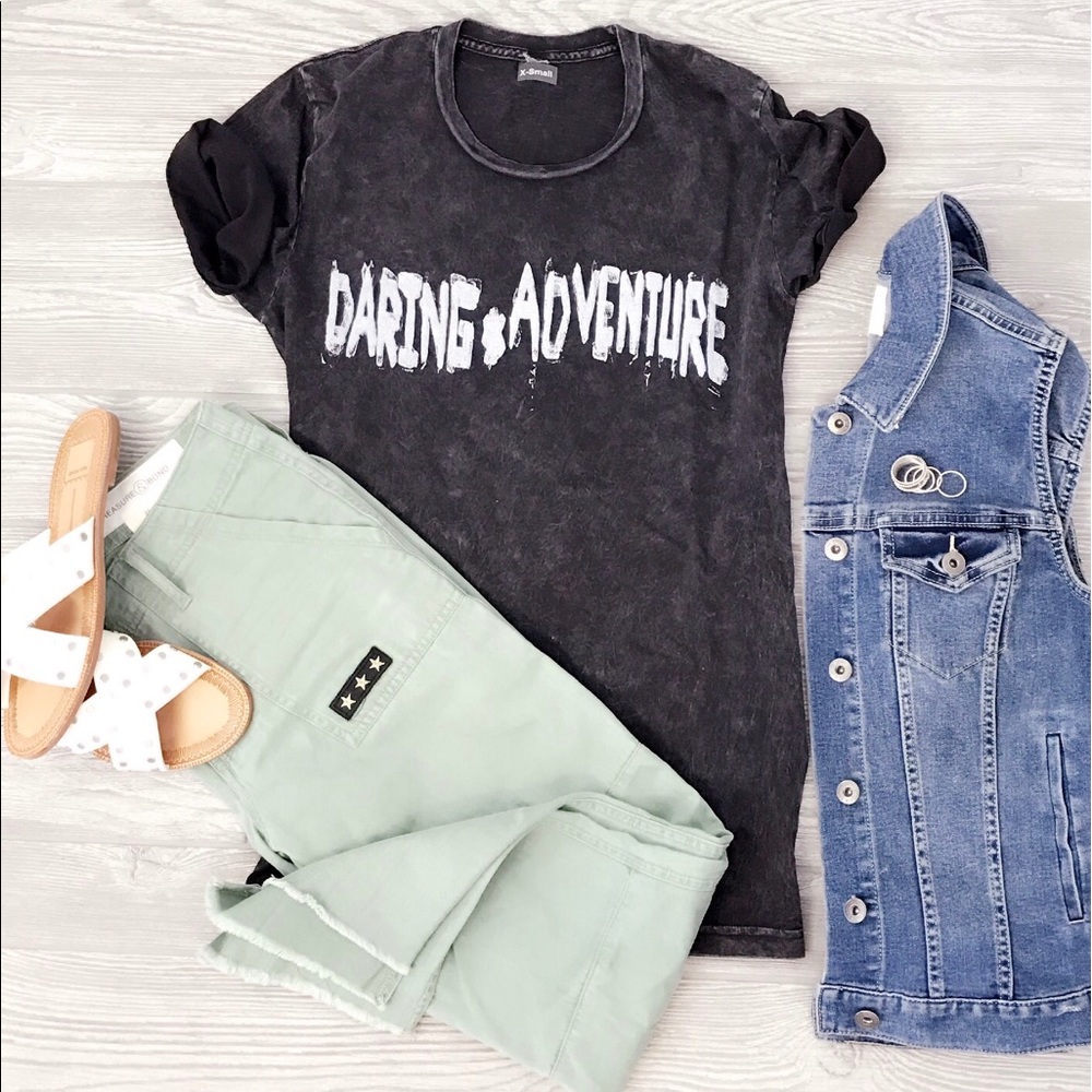 DARING ADVENTURE TEE