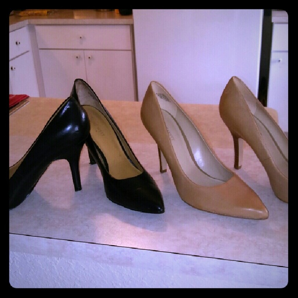 2 pairs of Nine West pumps in new cond. - Picture 1 of 3