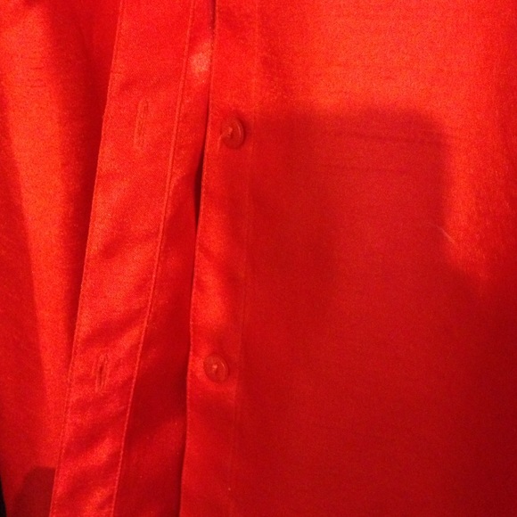 Red button blouse - Picture 3 of 3