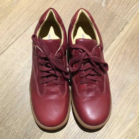Banana Republic Shoes - Banana Republic leather sneakers