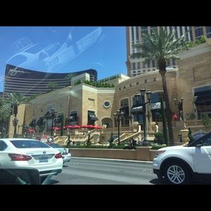 Meet your Posher, Hung an