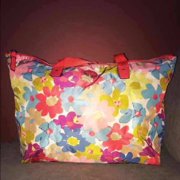 Coach Handbags - 💥1 HR SALE💥COACH Weekender Tote