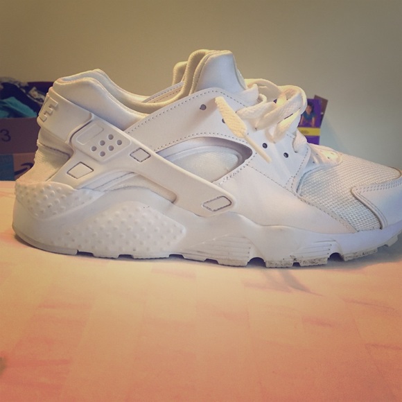 Nike huarache (All White)