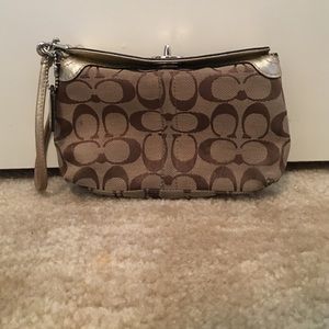 💕SPRING FORWARD SALE💕Monogram Coach clutch