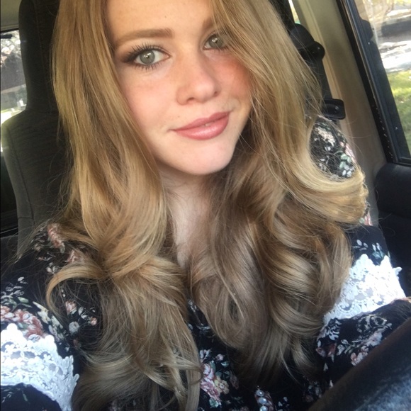 Meet your Posher, Alexis - Picture 1 of 1