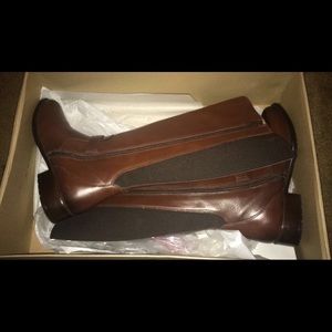 Clark brown leather boots