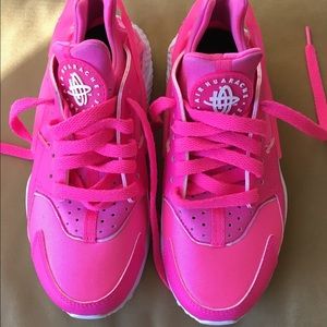 Nike haurache sneakers