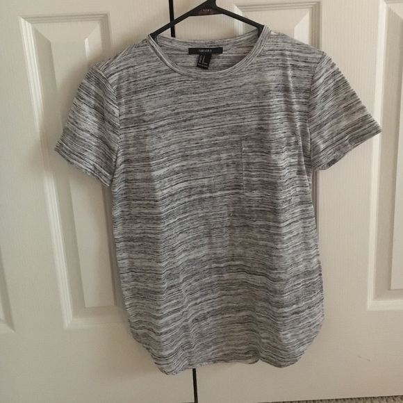 Forever 21 Tops - Forever21 Tshirt