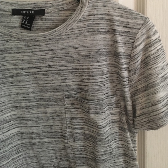 Forever21 Tshirt - Picture 4 of 4