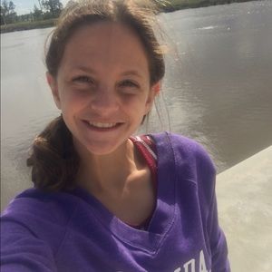 Meet your Posher, Julia