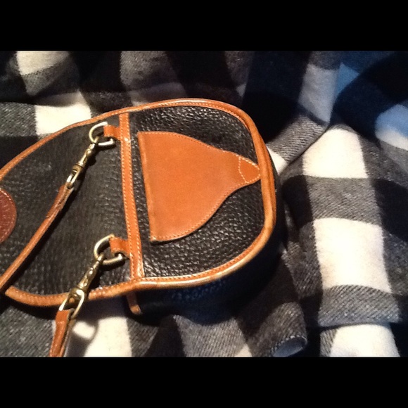 SOLD....vintage crossbody - Picture 3 of 3