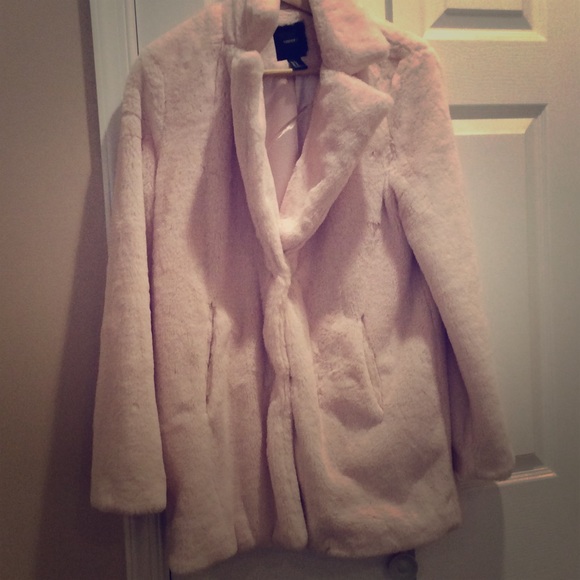 NWOT Pink faux fur coat
