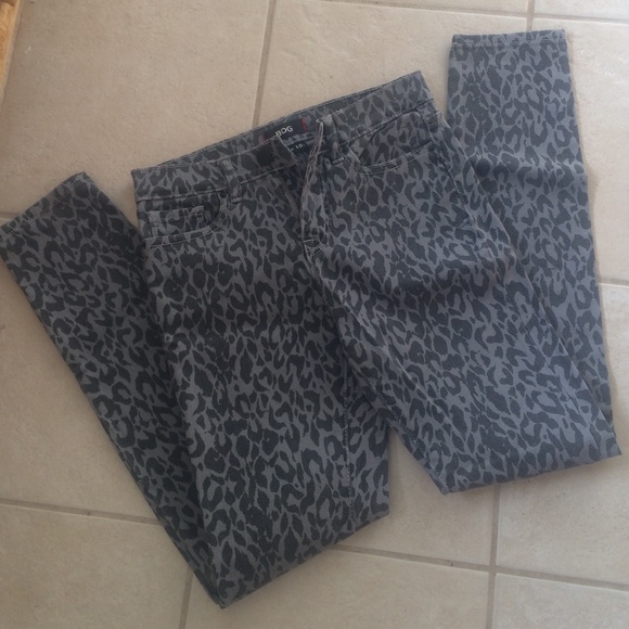 Urban Outfitters High Rise cigarette ankle jeans - Picture 2 of 3