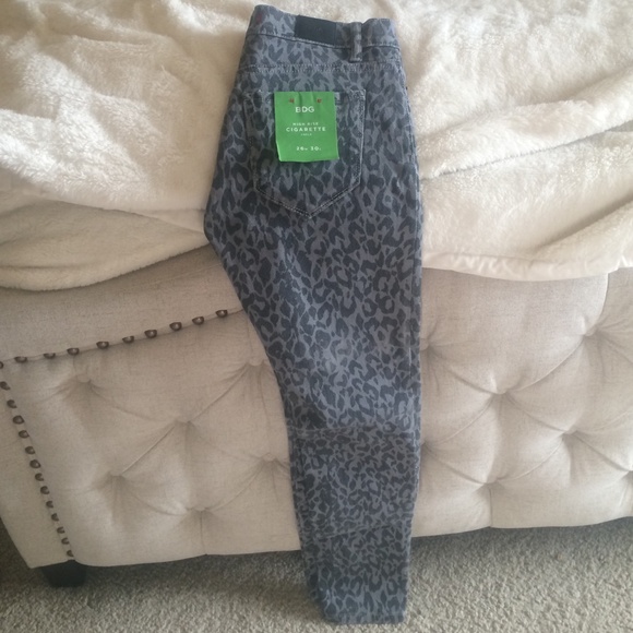 Urban Outfitters High Rise cigarette ankle jeans - Picture 3 of 3