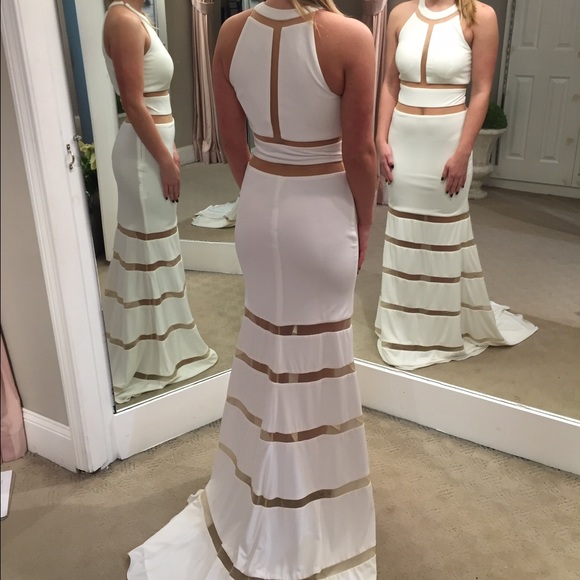 PROM DRESS - Picture 2 of 4