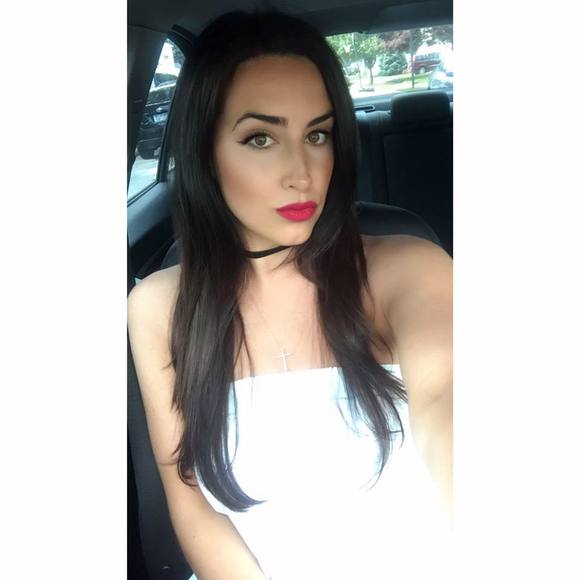 Meet your Posher, Jackie - Picture 1 of 1