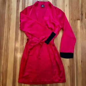 Bright Red Medium Length Silky Robe sz Medium
