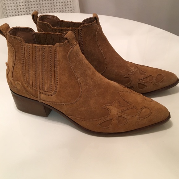 Zara trafaluc suede tan booties