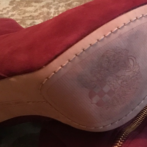 Vince Camuto burgundy booties - Picture 3 of 3