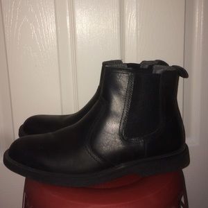 MENS: Bass Black Leather Ankle Boots