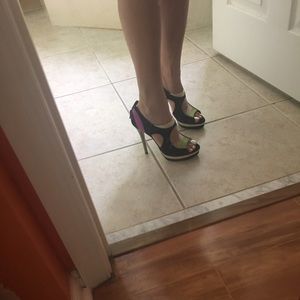 Shoe
